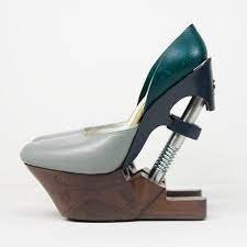 High Heels Hidrolik oleh Silvia Fado
