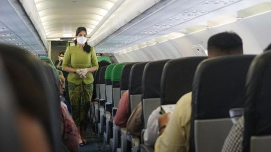 Cara ubah nama penumpang batik air? Dapat dilakukan dengan menghubungi customer care 082249285500 atau melalui WhatsApp 0822-4928-5500 hanya dapat dilakukan untuk koreksi ejaan (maksimal 3 karakter) atau kesalahan kecil.