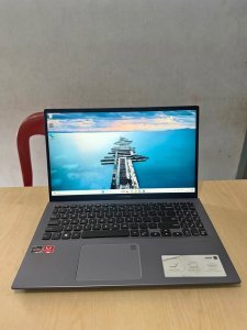 Asus VivoBook Ryzen 5 3500U